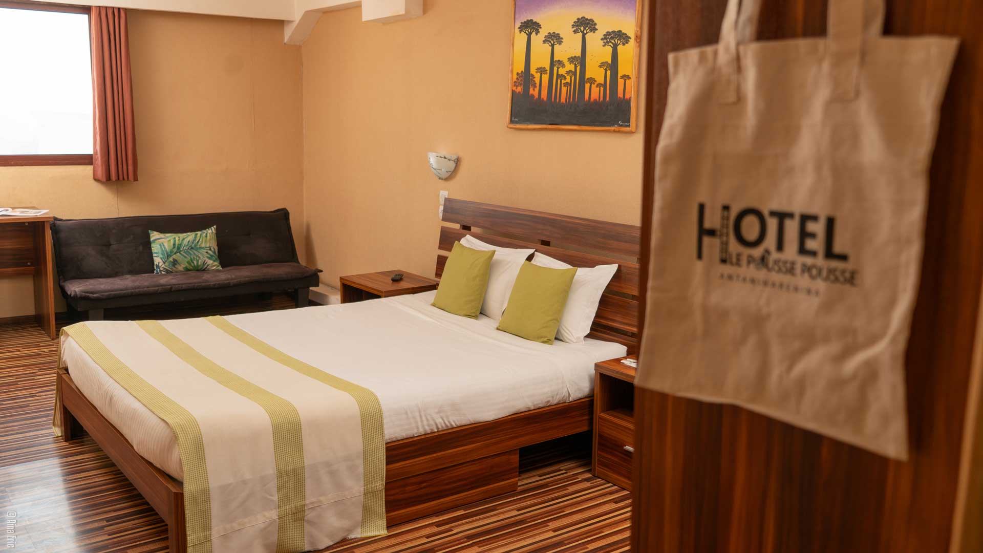 Chambre double standard accueillante à Antaninarenina avec tote bag mis à disposition