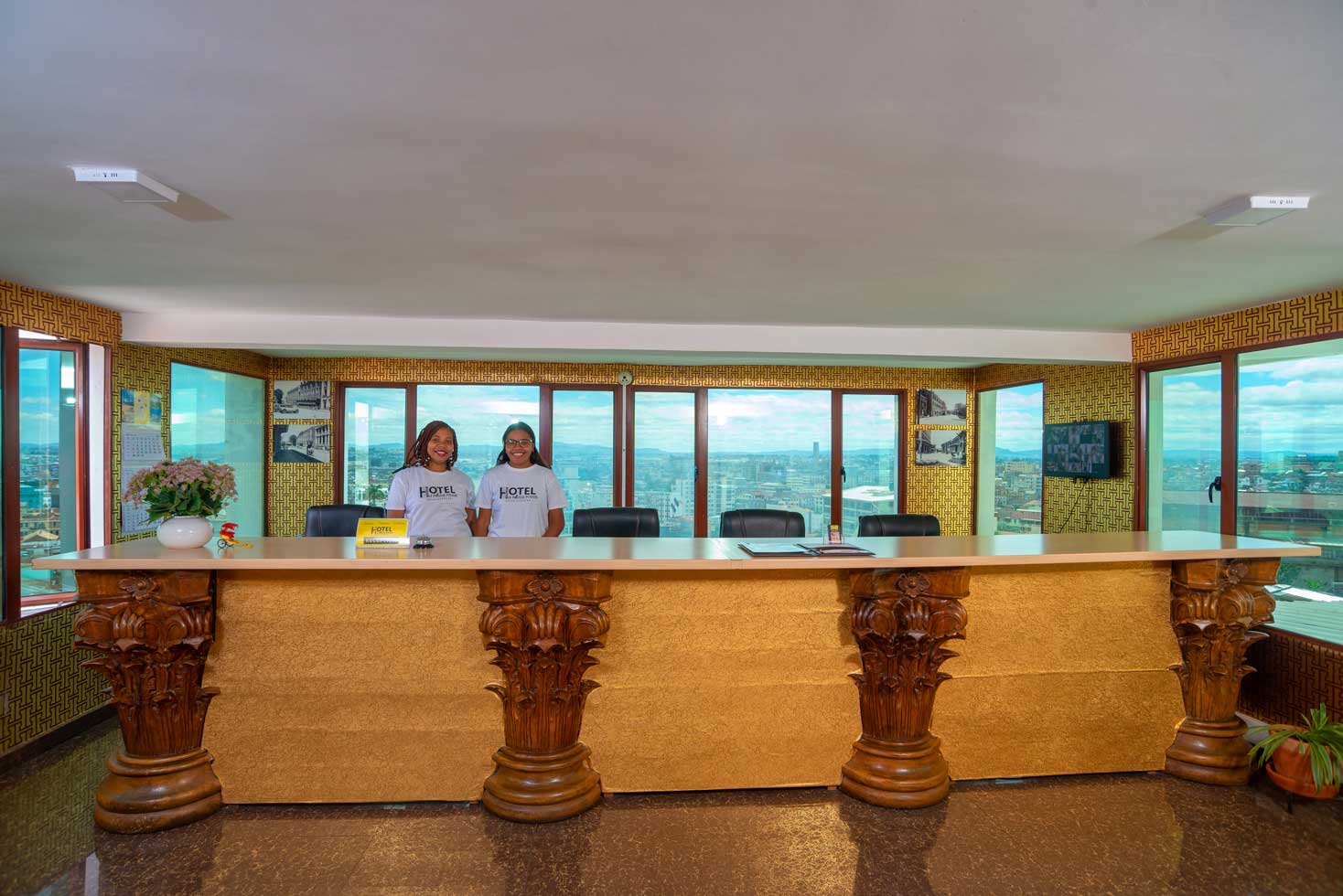 Comptoir Hotel le Pousse Pousse Antaninarenina