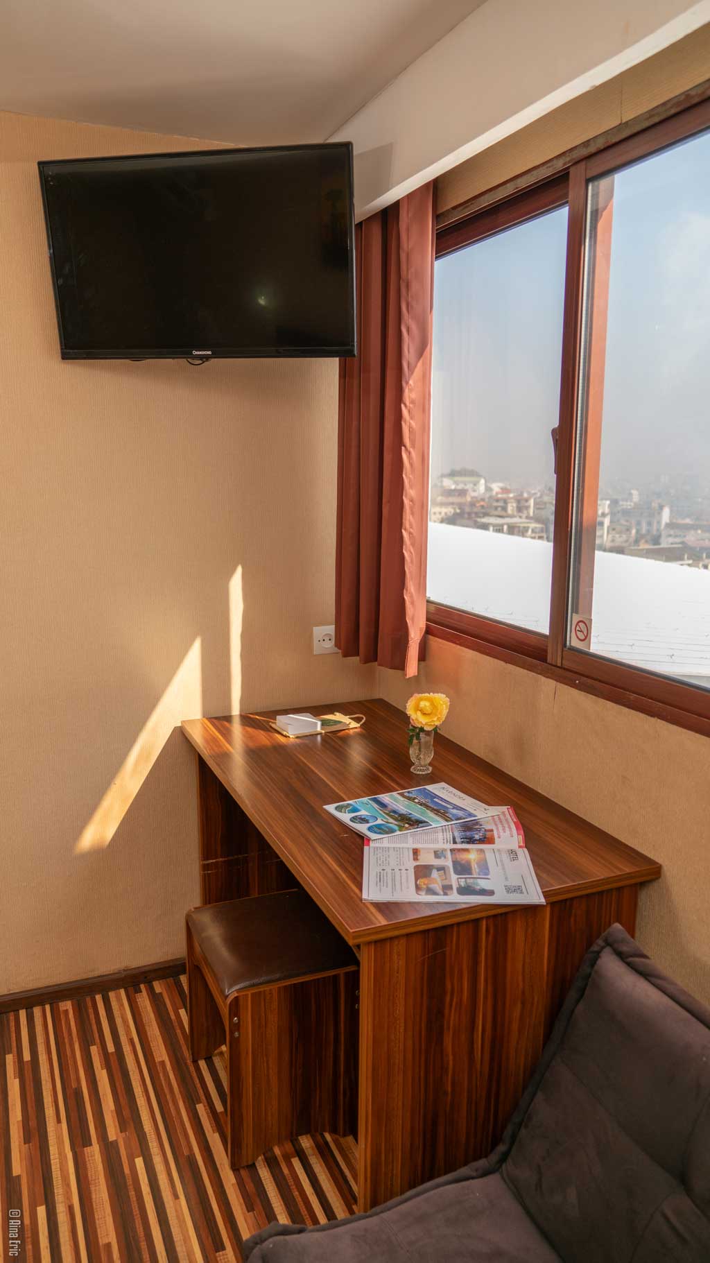 Table de bureau Hotel le Pousse Pousse Antaninarenina